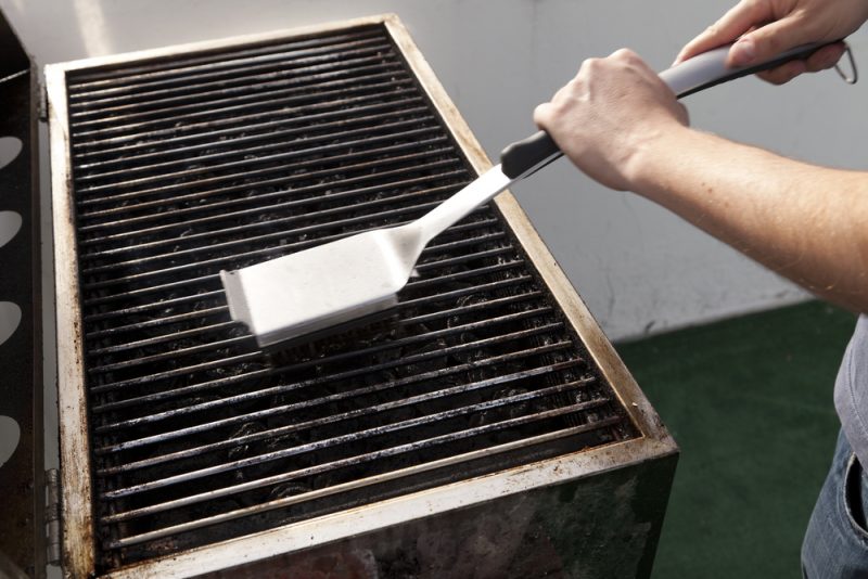Maintaining an iron barbecue